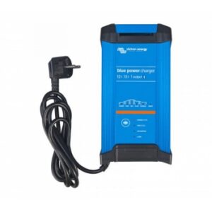 Blue Smart IP22 įkroviklis 12V 15A (3) 230V CEE 7/7